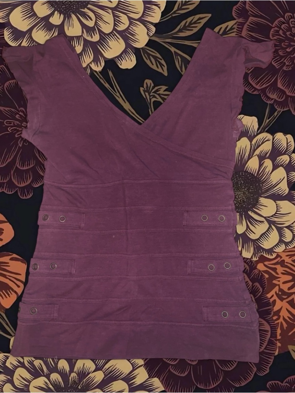 Nomad Plum V-Neck Short Sleeve Top
